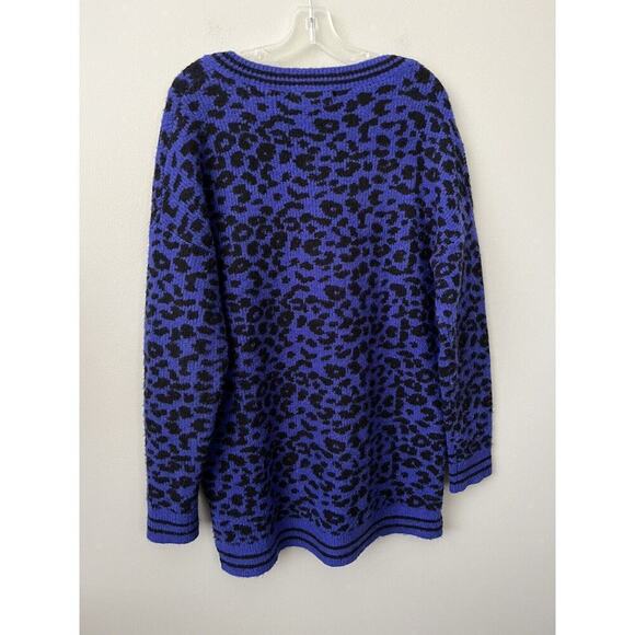 John + Jenn Sweater Womens Medium Oversized Animal Print V Neck Blue Tunic - Picture 5 of 9
